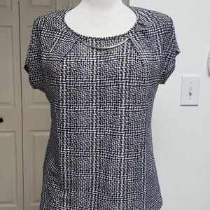 Jon & Anna Black &White Geometric Print Round Neck Pleated Women's Blouse Size M
